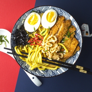 Сырный рамен с курицей